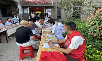 泰丰街道太丰垸社区开展“情暖社区 ‘粽’享安康”主题活动