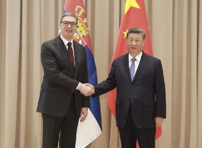 习近平会见塞尔维亚总统武契奇