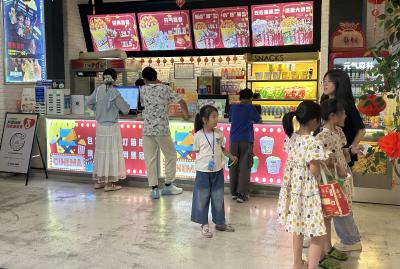 “五一”假期我市电影市场火热
