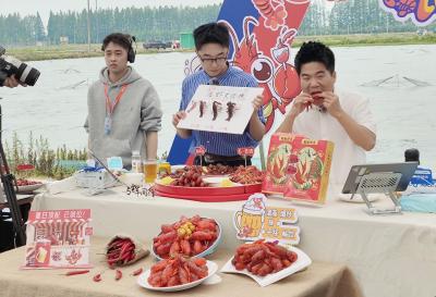 董宇辉4小时溯源直播引爆潜江龙虾热——千万网友共探产业密码