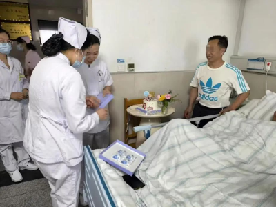 百岁抗战老兵病房庆生！五年守护见证医患温情