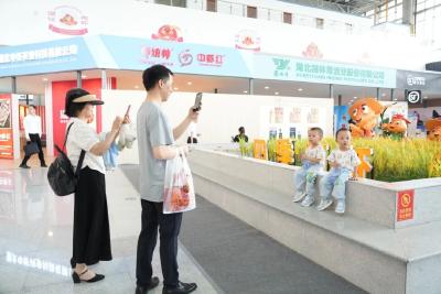 76家企业齐聚潜江，这场展销会精彩纷呈