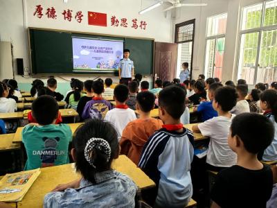 市市场监管局开展儿童用品安全宣传活动