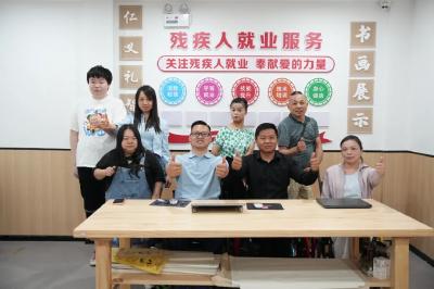 真有才 | 胡修伦：“轮椅限制的是身体，不是人生。”