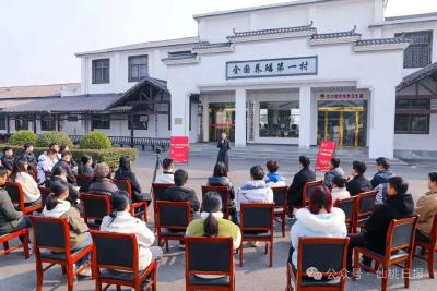 仙桃“定制式”宣讲党的二十届四中全会精神：烟火气里“冒热气”，群众中“聚人气” 