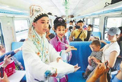 “湖北戏曲真美，手机都拍到没电了”