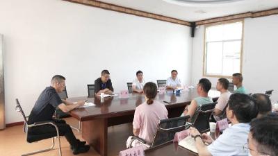 杨兴铭到市信访局接待群众来访时强调 深入践行以人民为中心的发展思想 真正把信访工作做到群众心坎上 