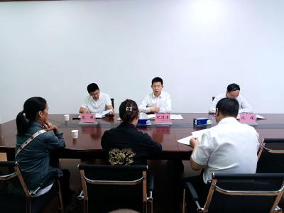 纪道清到市信访局接待群众来访 切实把信访工作做细做实做到群众心坎上