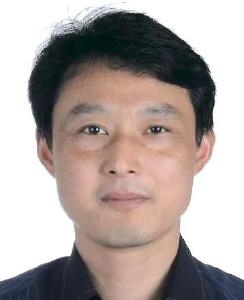 纵身一跃护生命 平凡善举暖人间——致敬京山英雄司机袁军波