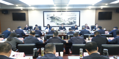 市委常委会树立和践行正确政绩观学习教育“立党为公”专题研讨会举行