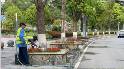 精细化管护“梳妆”城市颜值 立体花境添彩居民生活