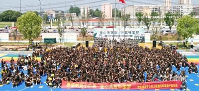 随县县直中心幼儿园开展国防军事亲子活动