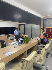 高新区公安分局户籍窗口开辟“绿色通道”全力护考