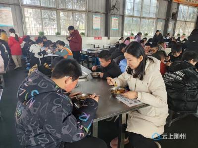 安居镇第二小学：舌尖上的“食”光   家校共“膳”好味道