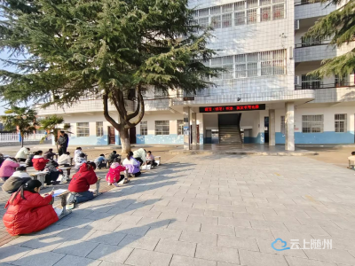 万和镇青苔小学举办“笔墨传承，书写风华”为主题的书法比赛