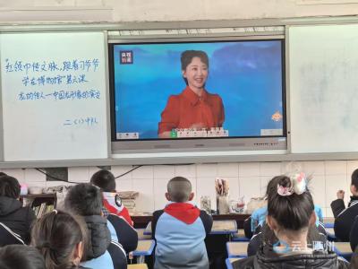 五眼桥小学：以队课为媒 让红领巾在博物馆研学中传承文脉