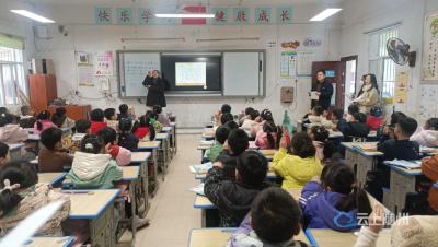 五眼桥小学期末音乐课堂评价侧记