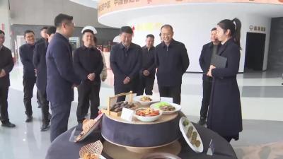 浉河区党政考察团到随县考察交流