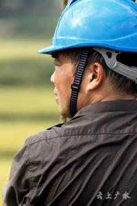 致敬供电工人——炎炎烈日下，感谢你们的“降温”！