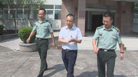 刘伟慰问武警消防和联勤保障部队官兵