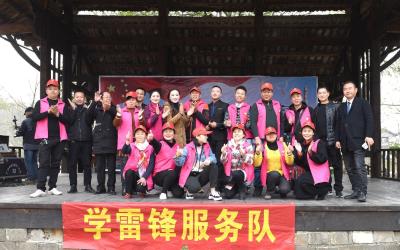 广水市楚剧团及学雷锋服务队走进桃源村