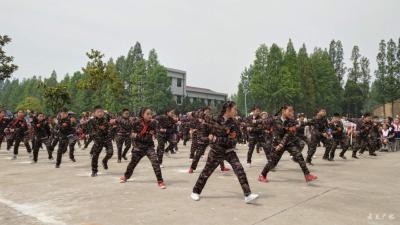 广水市八一学校举行首届艺术节