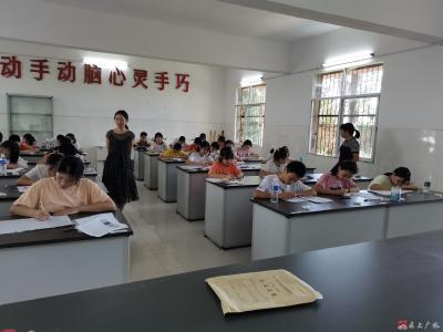關廟鎮中心中學精心組織開學摸底考試