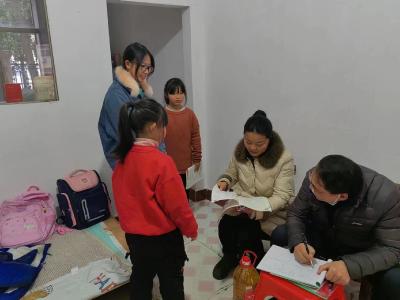 广办三小开展干部教师走访困难学生家庭活动