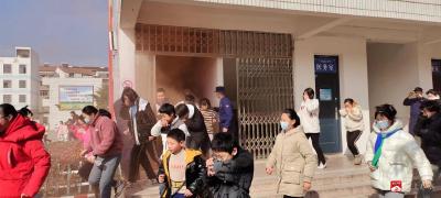广办武元中学开展消防逃生演练及消防安全知识宣传活动