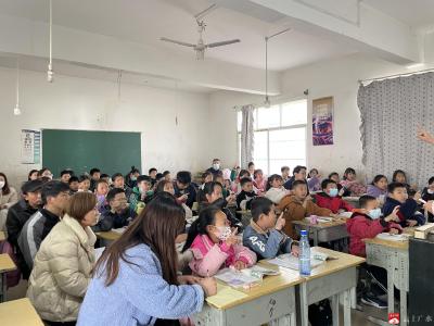 余店镇滨河学校：青年教师教课活动圆满结束