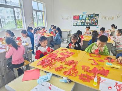 武胜关镇中心小学：课后服务多元化  特色课程润童心