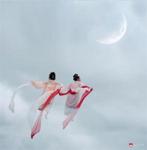 七夕仙子下凡间，月光海畔共度红尘一百年