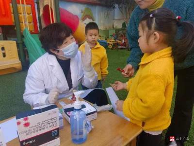 广办中心幼儿园：免费检测乙肝  守护娃娃健康