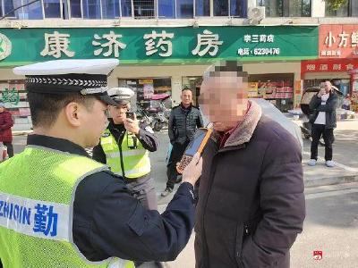 三次酒驾被查，男子竟是无证驾驶报废车