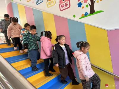 【悦·广水】广办中心幼儿园开展防踩踏演练活动