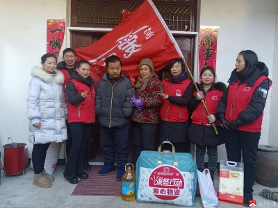 【悦•广水】八一社区联合西亚超市开展慰问困难群众活动