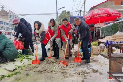 【悅·廣水】三里河社區：鏟雪保暢通 巾幗在行動