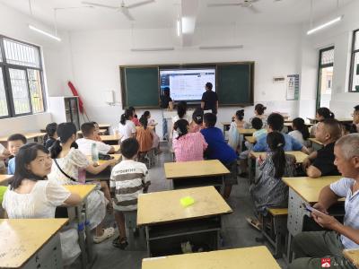 广水市永阳学校渡蚁桥校区举行暑期图书借阅活动