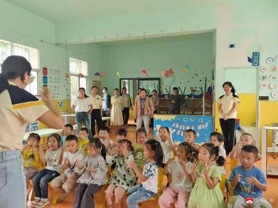 关庙镇中心幼儿园举行家长开放日活动