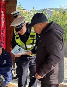 【越·广水】“文明交通 携手共创 ” 广水交警提前预热“122”全国交通安全日