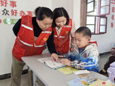 【阅·广水】“书香辅导•爱满社区”双桥社区周末课堂作业辅导不用愁