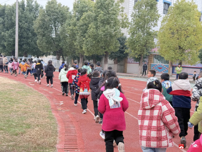 【阅·广水】余店镇滨河学校开展阳光大课间跑步活动