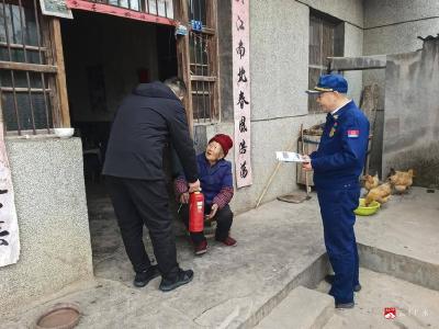 【越·广水】广水消防：消防宣传进农村 敲门入户送平安