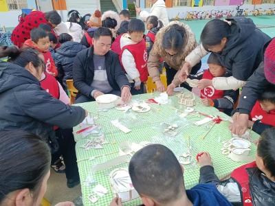 【悦·广水】关庙镇中心幼儿园举行“非遗润童心，文化永传承”亲子手工活动