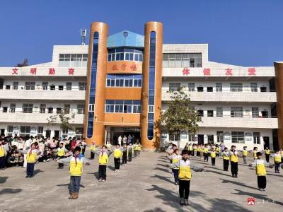 【悦·广水】市八一学校举行第三届体育节暨“绳彩飞扬，跃动红心”学生花样跳绳比赛