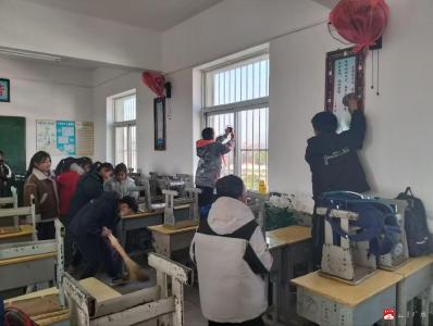 【越·广水】长岭镇港昌小学：人人动手美化校园，干干净净迎接春节 