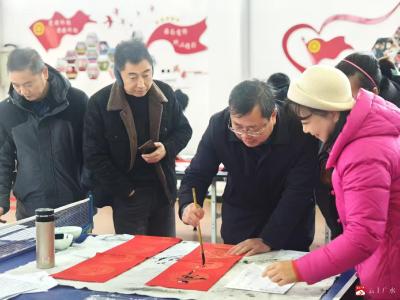 【越·广水】墨香迎春，情暖校园