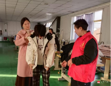 【悦·广水】情系“幼苗”  衣暖童心 ---市妇联携手爱心企业寒冬送暖情满家庭