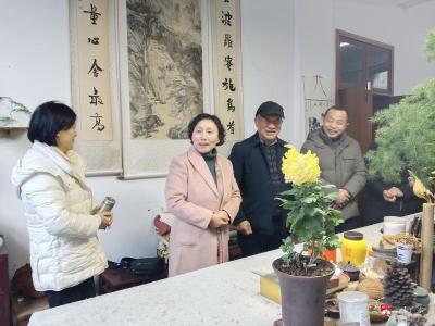 陈翠走访慰问市文艺拔尖人才