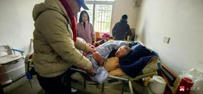 【悦•广水】温情暖冬，关怀同行  ——广水二中开展2025年春节慰问困难教职工活动